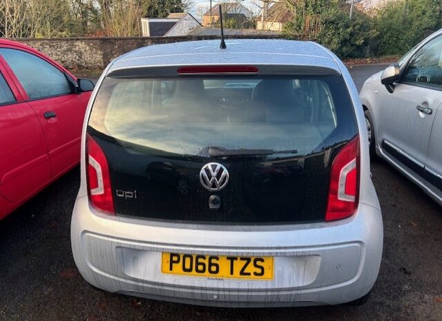 
								2017 VOLKSWAGEN UP 1.0 PETROL 5 DOOR HATCH IN SILVER full									