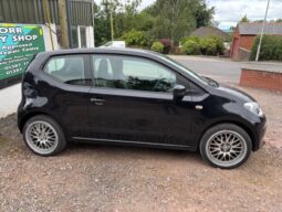 
										2015 VW UP MOVE 1.0 PETROL 3 DOOR HATCH IN BLACK full									