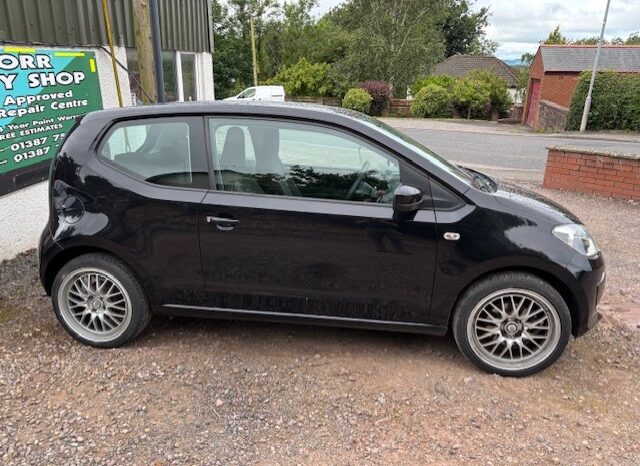 
								2015 VW UP MOVE 1.0 PETROL 3 DOOR HATCH IN BLACK full									